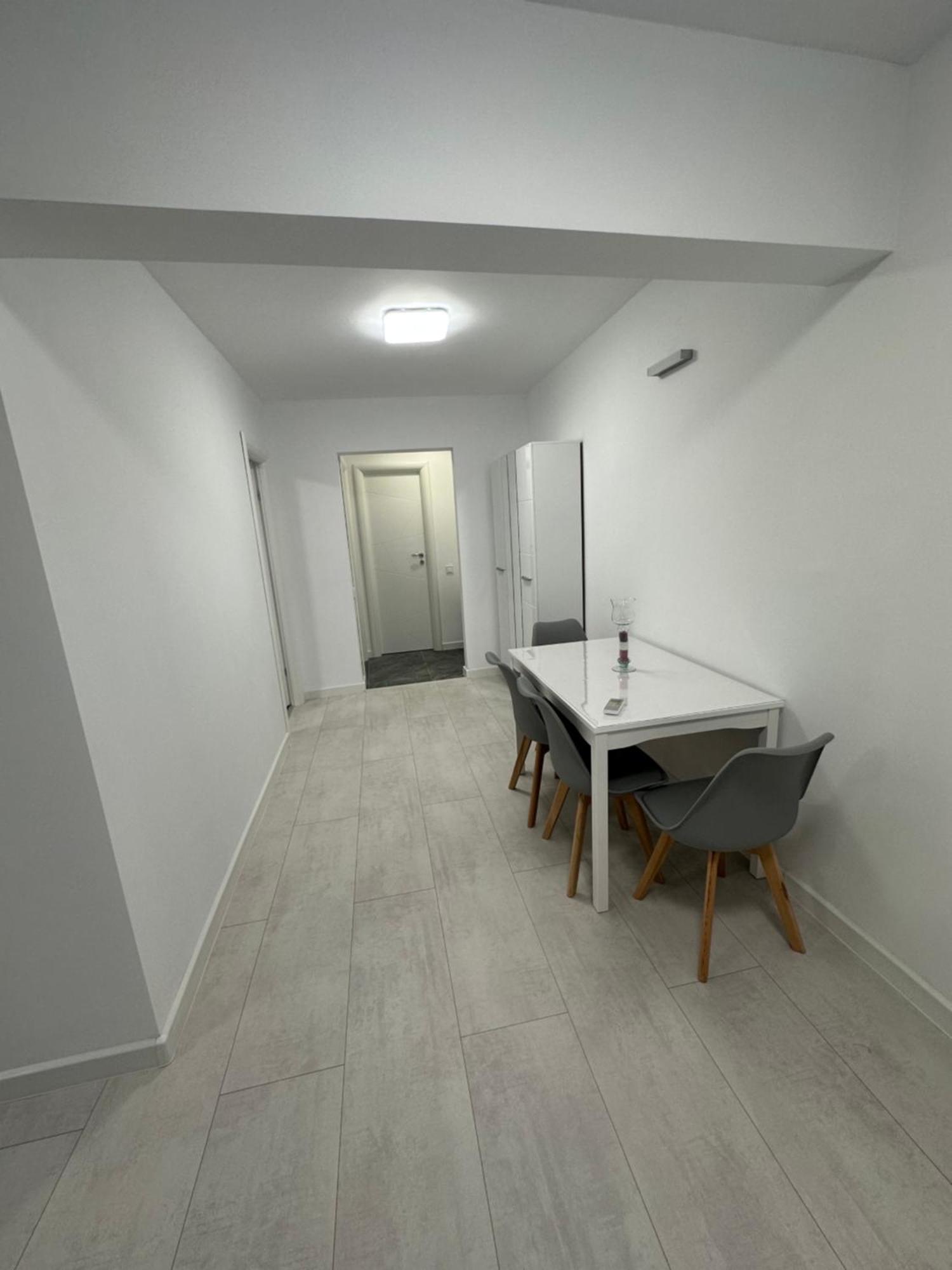 Apartament Ultra Central 3 Apartment Хунедоара Екстериор снимка