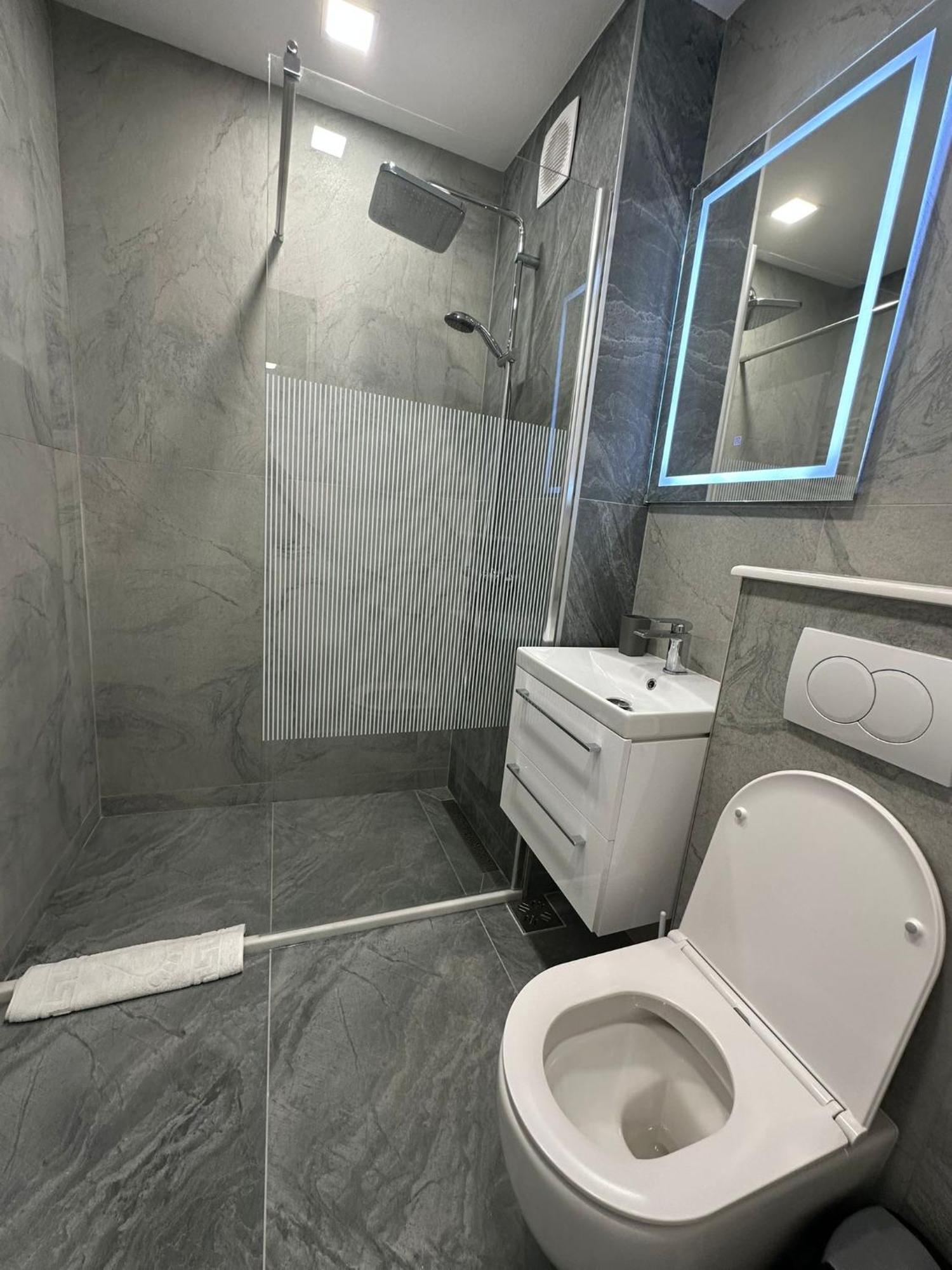Apartament Ultra Central 3 Apartment Хунедоара Екстериор снимка