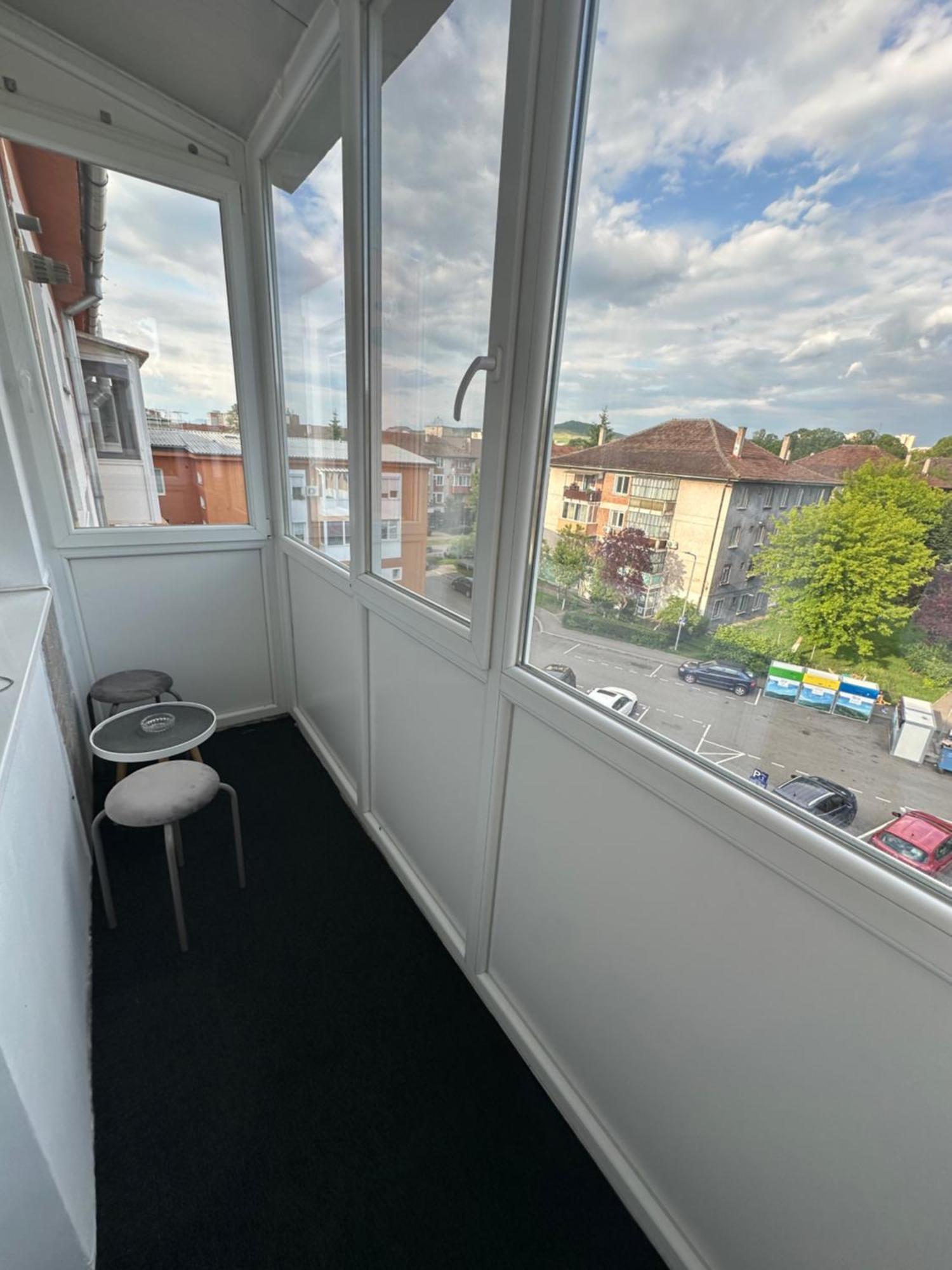 Apartament Ultra Central 3 Apartment Хунедоара Екстериор снимка